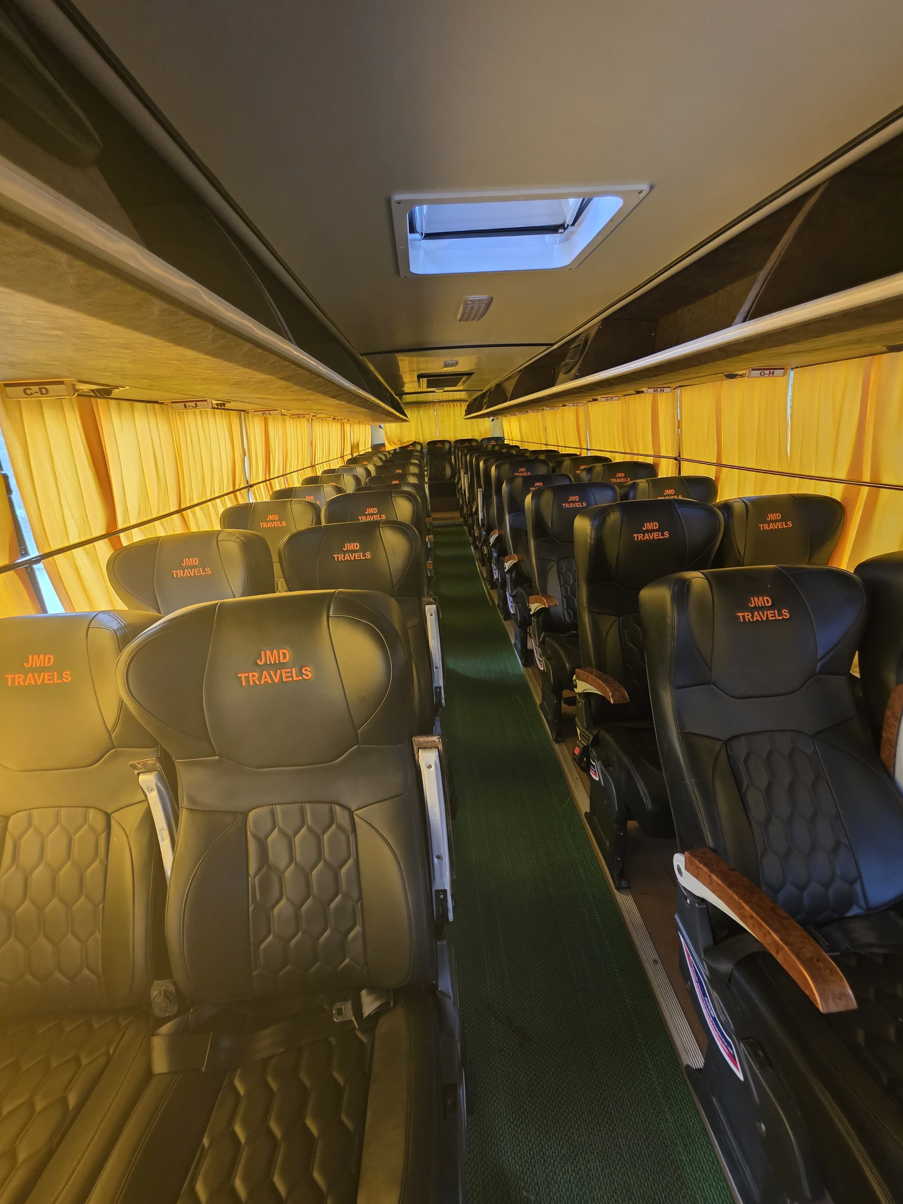 30 Seater Non AC Bus in Mumbai